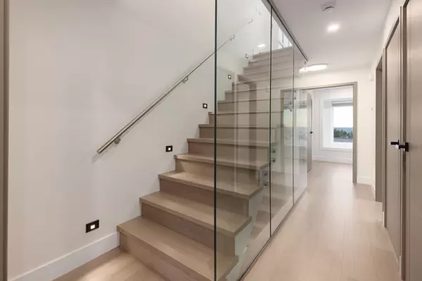 Coquitlam, BC V3K 2W6,914 Rochester Ave