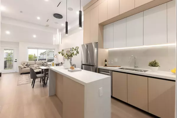 914 Rochester AVE #102, Coquitlam, BC V3K 2W6