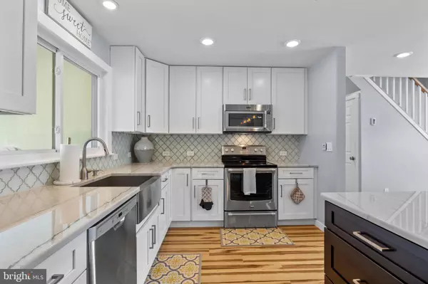 48 PINE NEEDLE RD, Levittown, PA 19056