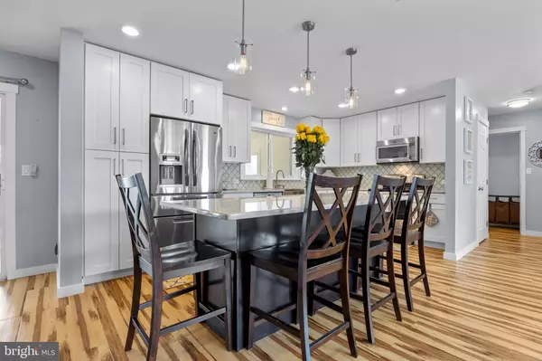 48 PINE NEEDLE RD, Levittown, PA 19056