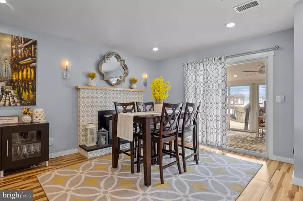 48 PINE NEEDLE RD, Levittown, PA 19056