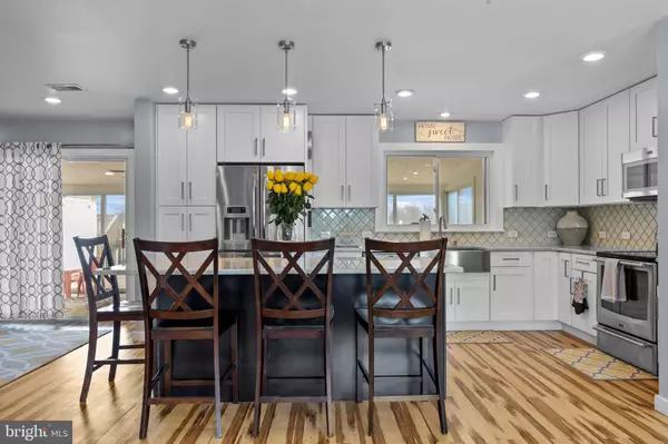 48 PINE NEEDLE RD, Levittown, PA 19056