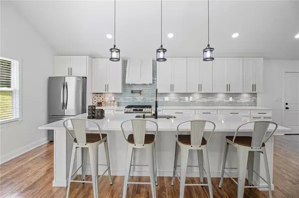 225 Valley DR, Roswell, GA 30075