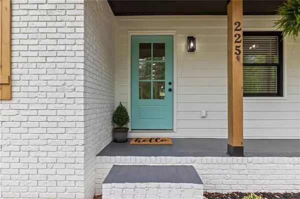 225 Valley DR, Roswell, GA 30075