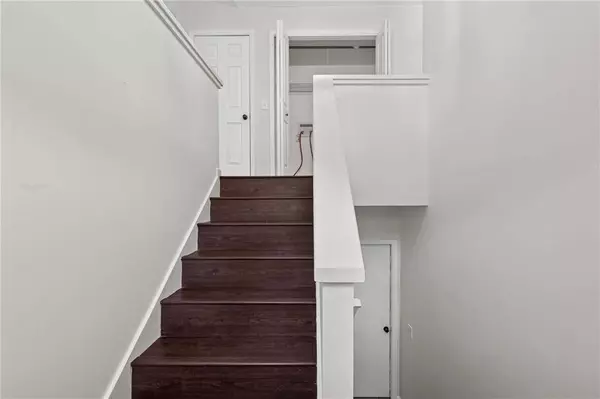 989 Madison TER NW, Acworth, GA 30102