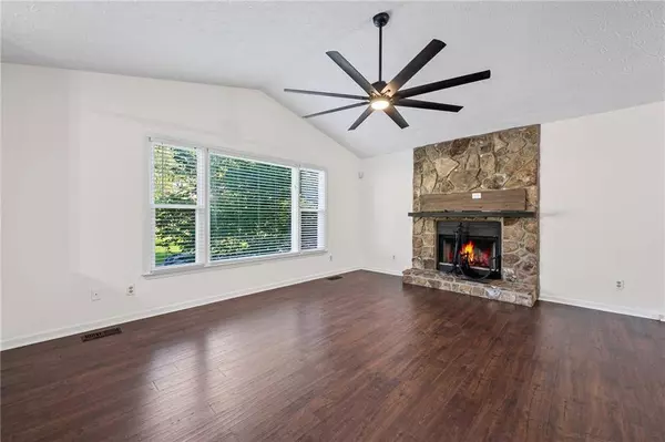 989 Madison TER NW, Acworth, GA 30102