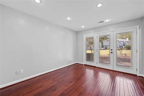 1039 Riverbend Club DR SE, Atlanta, GA 30339