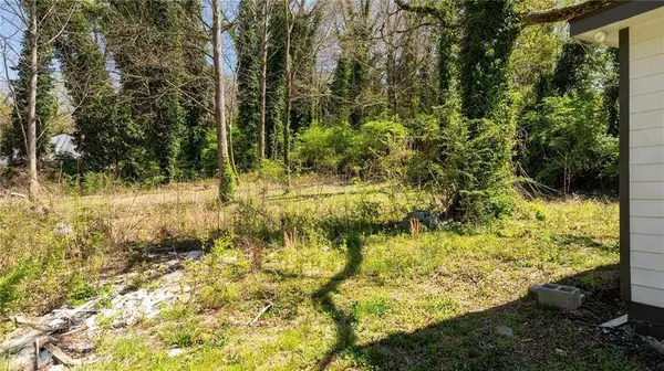 665 S Eugenia PL NW, Atlanta, GA 30318