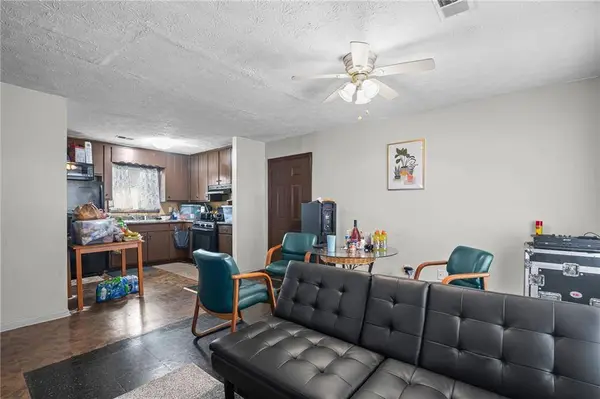 7117 Pineneedle DR SW, Covington, GA 30014