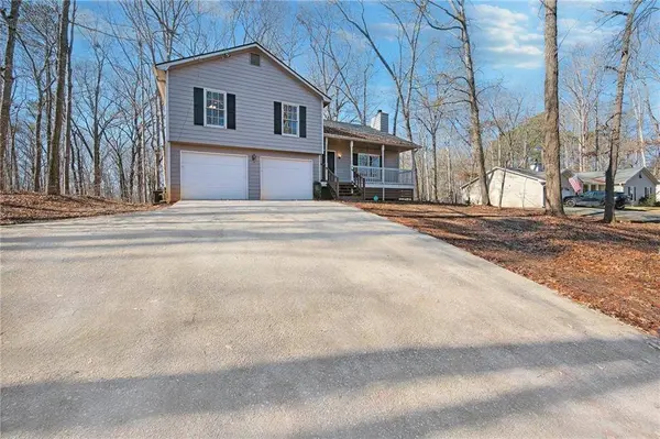 84 Hebron Church RD, Dacula, GA 30019