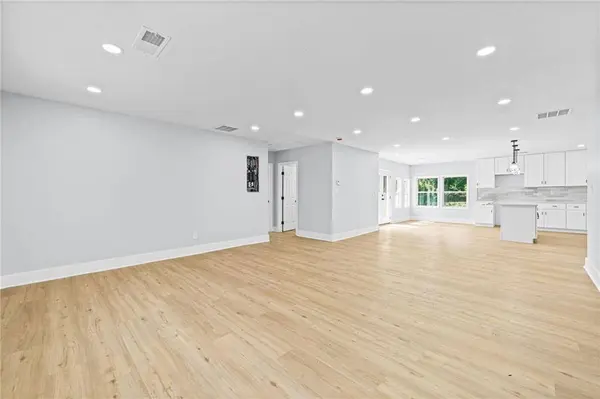 3253 Mcafee RD, Decatur, GA 30032