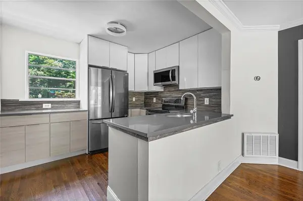 2240 Cheshire Bridge RD NE #207, Atlanta, GA 30324