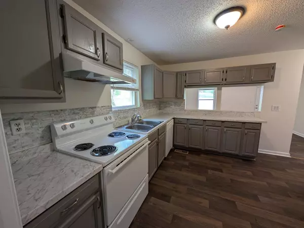 185 Orchard AVE, Rossville, GA 30741