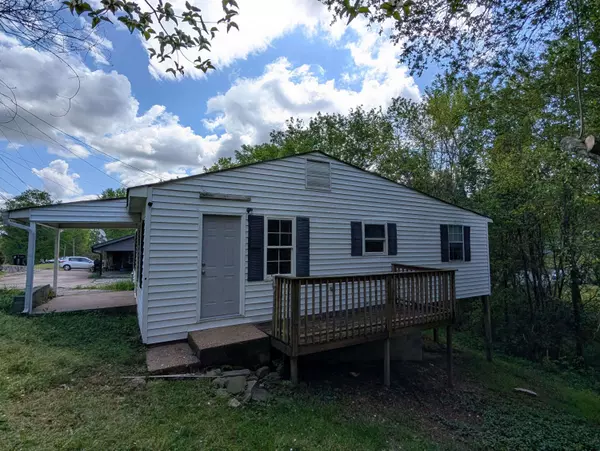 185 Orchard AVE, Rossville, GA 30741