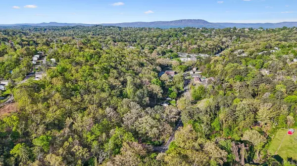 1018 Shallowford RD, Chattanooga, TN 37411