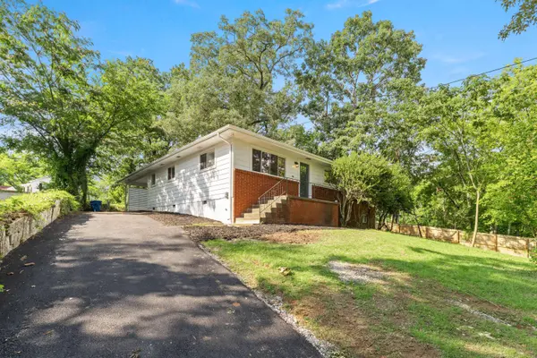 208 Flora CIR, Chattanooga, TN 37415