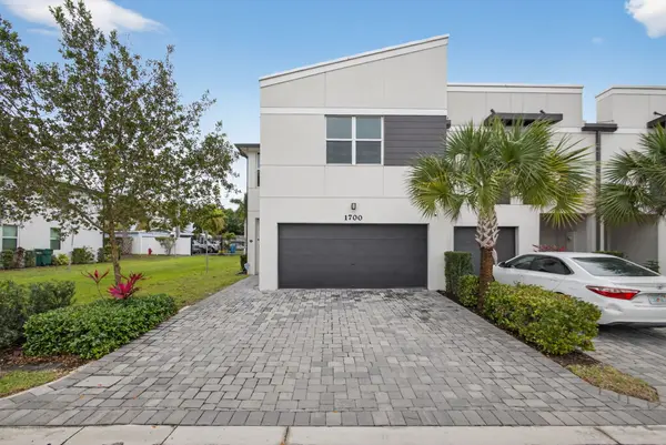 1700 Lindley St, Mangonia Park, FL 33407-2124
