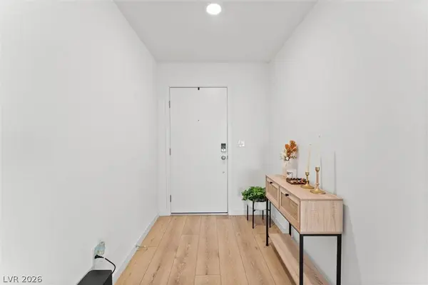 9481 Sky Pointe DR, Las Vegas, NV 89143