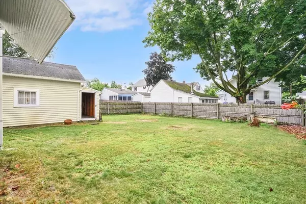 184 Arthur St, Springfield, MA 01104