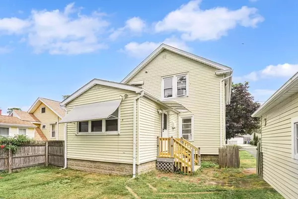 184 Arthur St, Springfield, MA 01104