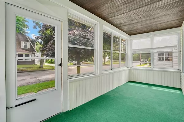 184 Arthur St, Springfield, MA 01104