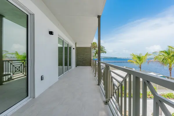 41 SW Seminole St #203, Stuart, FL 34994-2171