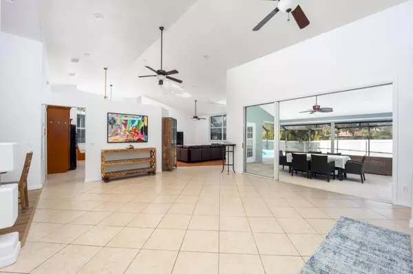 662 SW Woodside CT, Palm City, FL 34990