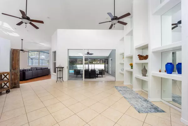 662 SW Woodside CT, Palm City, FL 34990