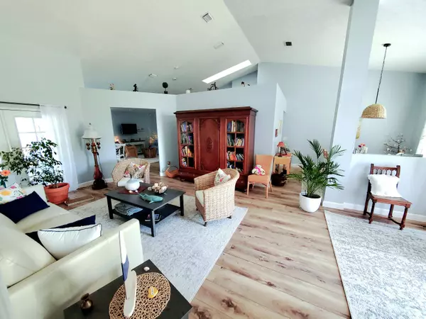 3285 SE Pinto ST, Port Saint Lucie, FL 34984