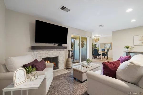 7275 S Xenia CIR #F, Centennial, CO 80112