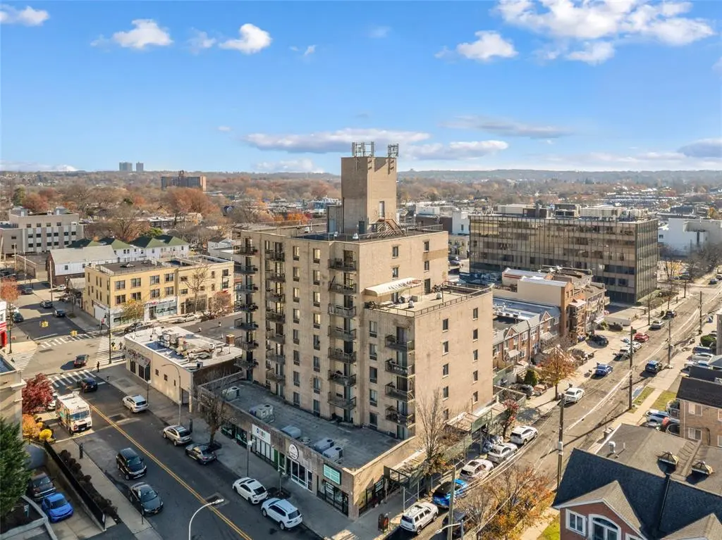 213-02 42nd Ave #2F, Bayside, NY 11361