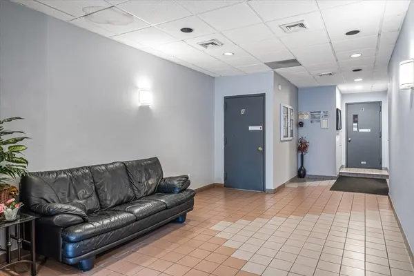 213-02 42nd Ave #2F, Bayside, NY 11361