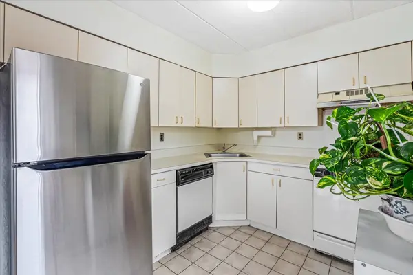 213-02 42nd Ave #2F, Bayside, NY 11361