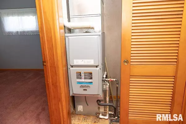 645 MADISON ST, Louisville, IL 62858