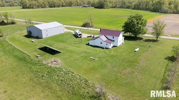 2667 CARDINAL LN, Farina, IL 62838