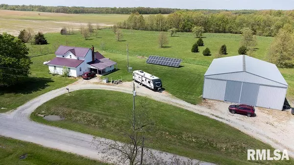 2667 CARDINAL LN, Farina, IL 62838