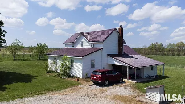 2667 CARDINAL LN, Farina, IL 62838