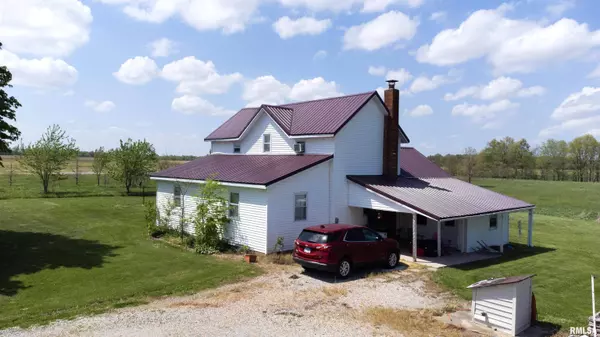 2667 CARDINAL LN, Farina, IL 62838