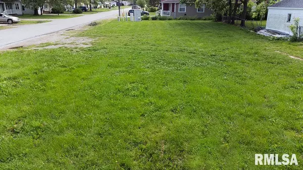 700 S WILLOW ST, Effingham, IL 62401