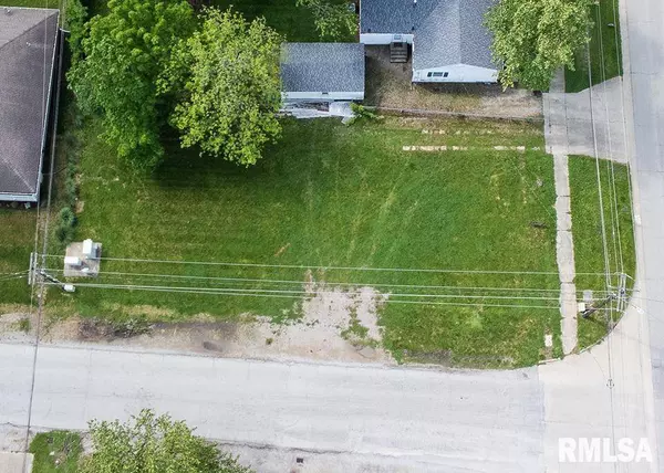 700 S WILLOW ST, Effingham, IL 62401