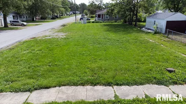 700 S WILLOW ST, Effingham, IL 62401