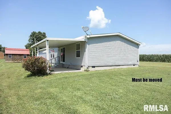 37 Moosewood DR, Flora, IL 62839