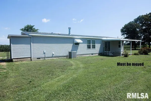 37 Moosewood DR, Flora, IL 62839