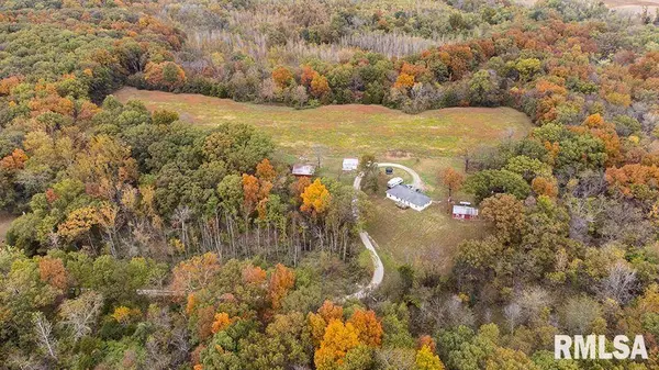 484 HUMMINGBIRD DR, Louisville, IL 62858