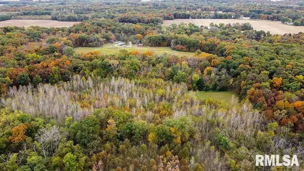 484 HUMMINGBIRD DR, Louisville, IL 62858