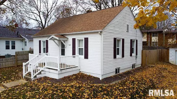 907 FRANKLIN AVE, Greenville, IL 62246