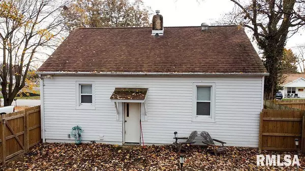 907 FRANKLIN AVE, Greenville, IL 62246