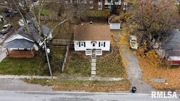 907 FRANKLIN AVE, Greenville, IL 62246