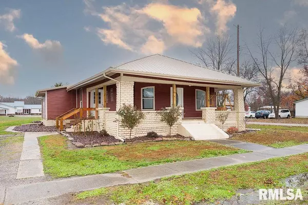 326 N MAIN ST, Xenia, IL 62899