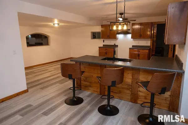 326 N MAIN ST, Xenia, IL 62899